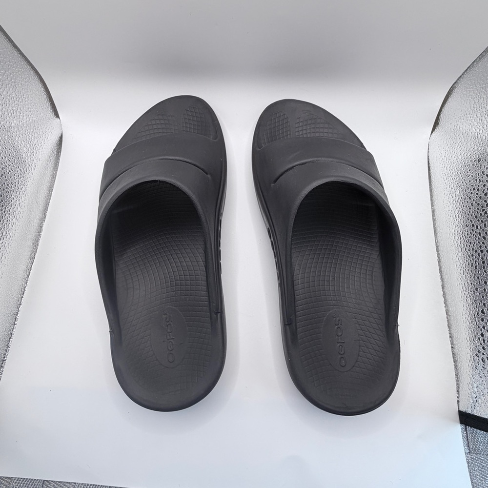 OOFOS Black Recovery Slide Sandal - Picture 2 of 11